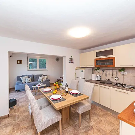Stunning In With Kitchen Dom wakacyjny