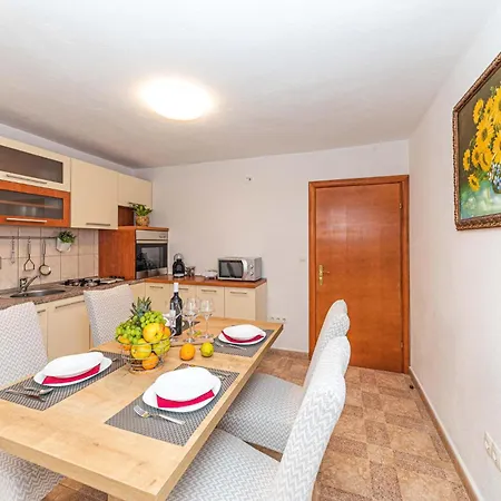 Stunning In With Kitchen * Krivodol