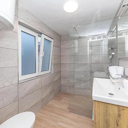 Semesterbostad Stunning In With Kitchen