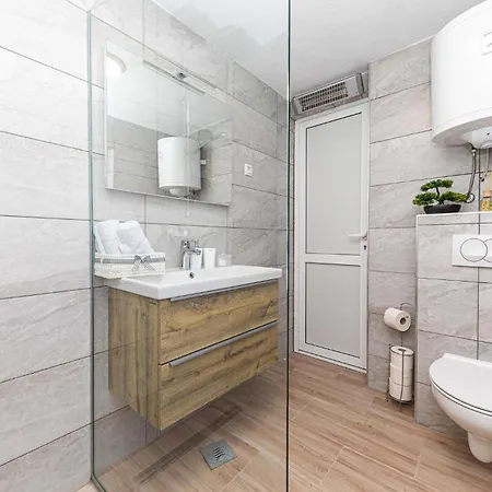 Stunning In With Kitchen *